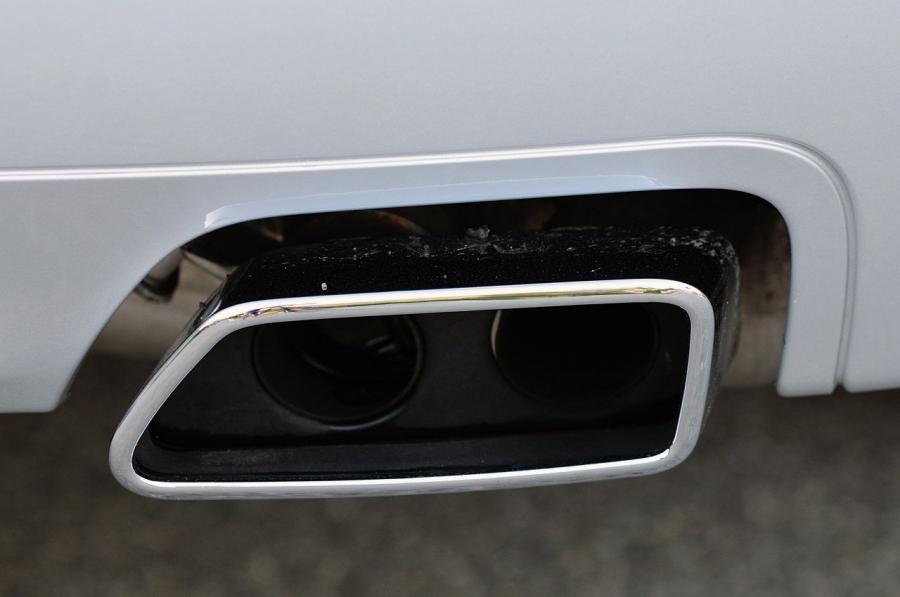  BMW 550i 2011 года  (фото 34 из 51)